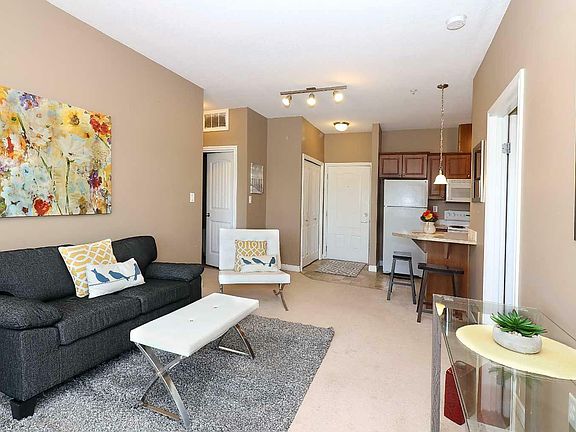 4th image of 205 Lakeland Dr Unit 205
