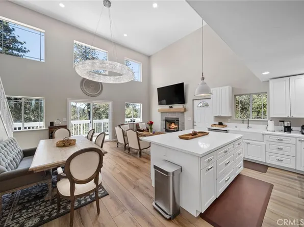 23700 Zurich Dr, Crestline, CA 92325