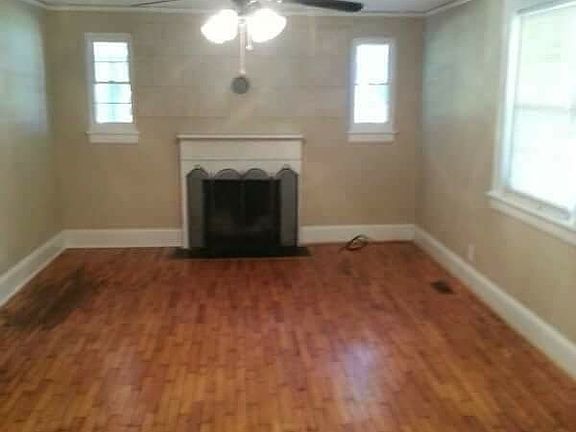 2nd image of 1104 Washington St #House