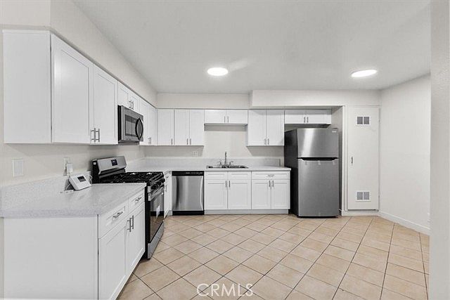 1st image of 1002 Lombard Dr APT B