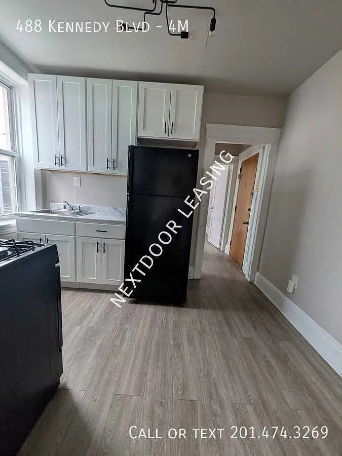 488 Kennedy Blvd — Photo 1