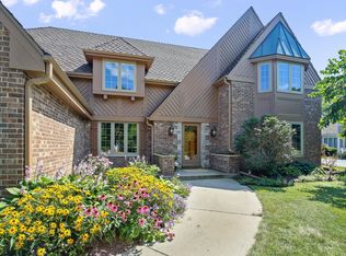 2729 W Woodfield Dr, Mequon, WI 53092