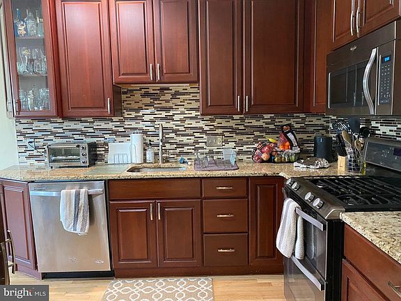 4th image of 5269 Dartmouth Dr