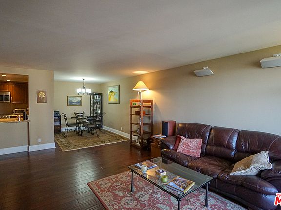 4th image of 600 W 9th St APT 816