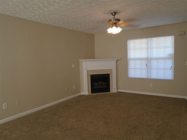 2nd image of 818 Carlton Pointe Pl #0