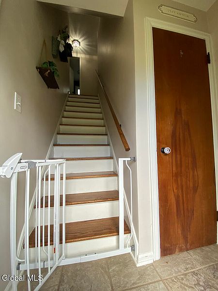 3rd image of 1259 Waverly Place