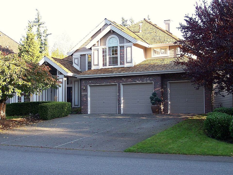 Deep 3 Car Garage