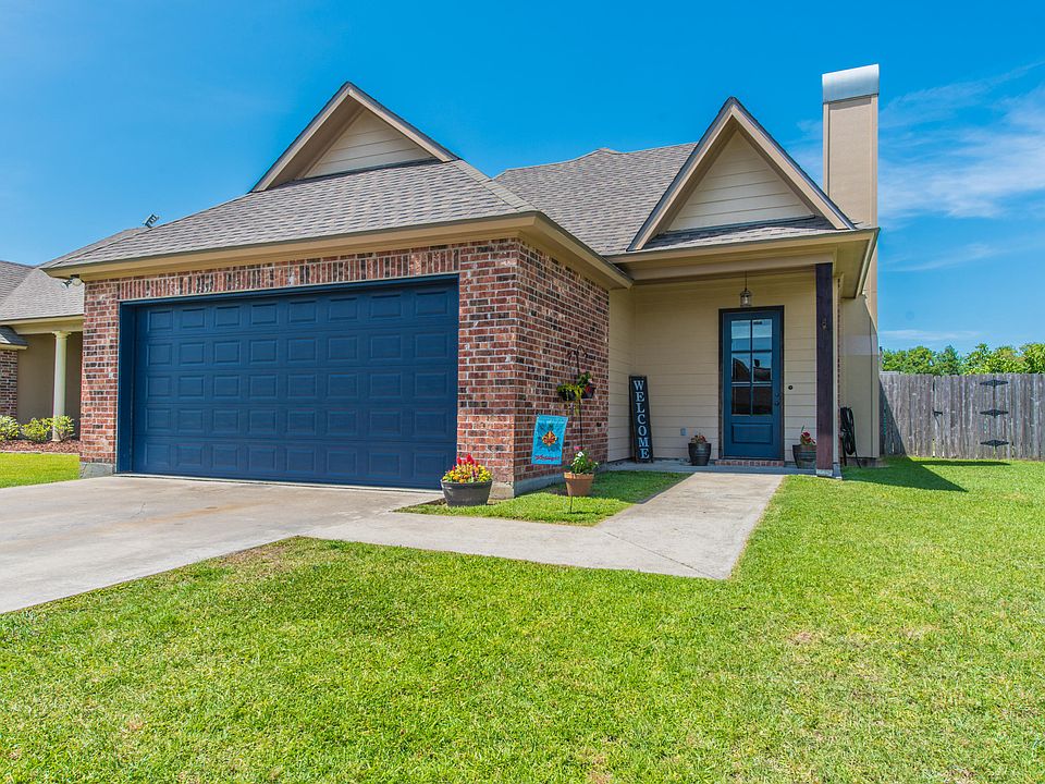 1st image of 140 Legend Creek Dr