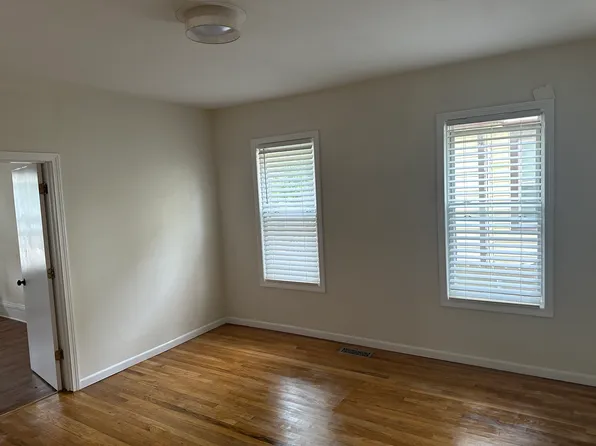 159 Black Rock Ave #1, Bridgeport, CT 06605