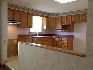 4th image of 220 Heather Hill Dr