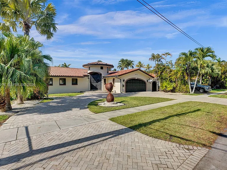 2075 Ixora Rd — Photo 13