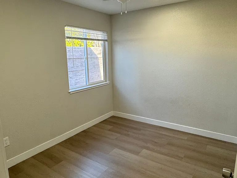 538 Douglas Ave #BACK — Photo 12