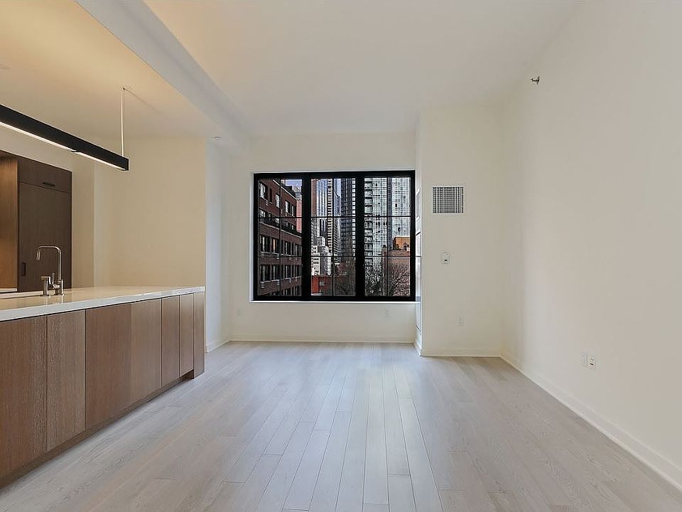 1st image of 959 1st Ave #9F