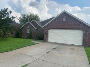 114 W Necessary Dr, Rogers, AR 72756