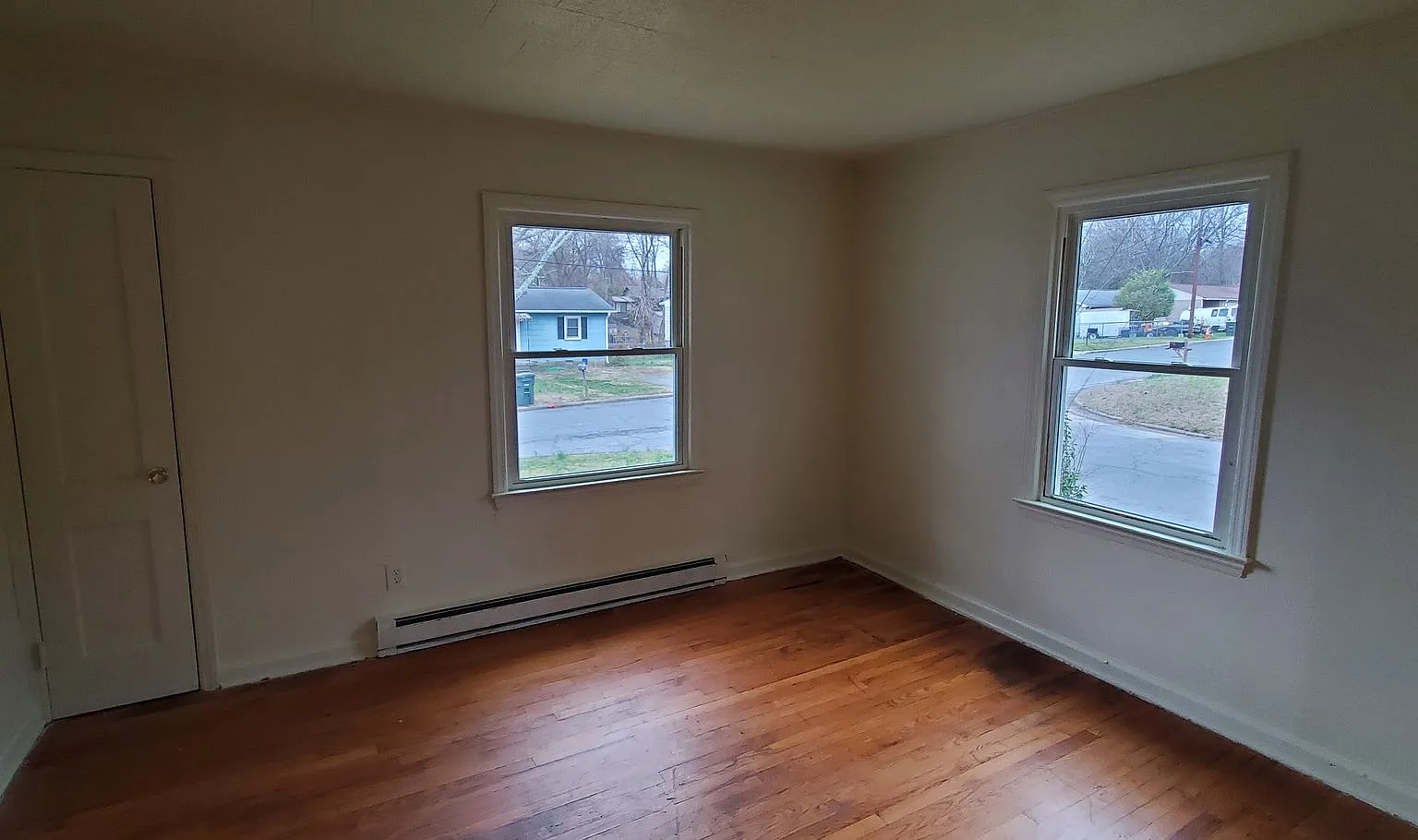 3 Bedroom 1 Bathroom House — Photo 4