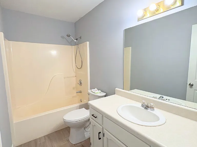 3455 Hedge Dr NE — Photo 9