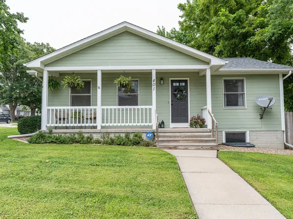 401 E Benton St, Winterset, IA 50273