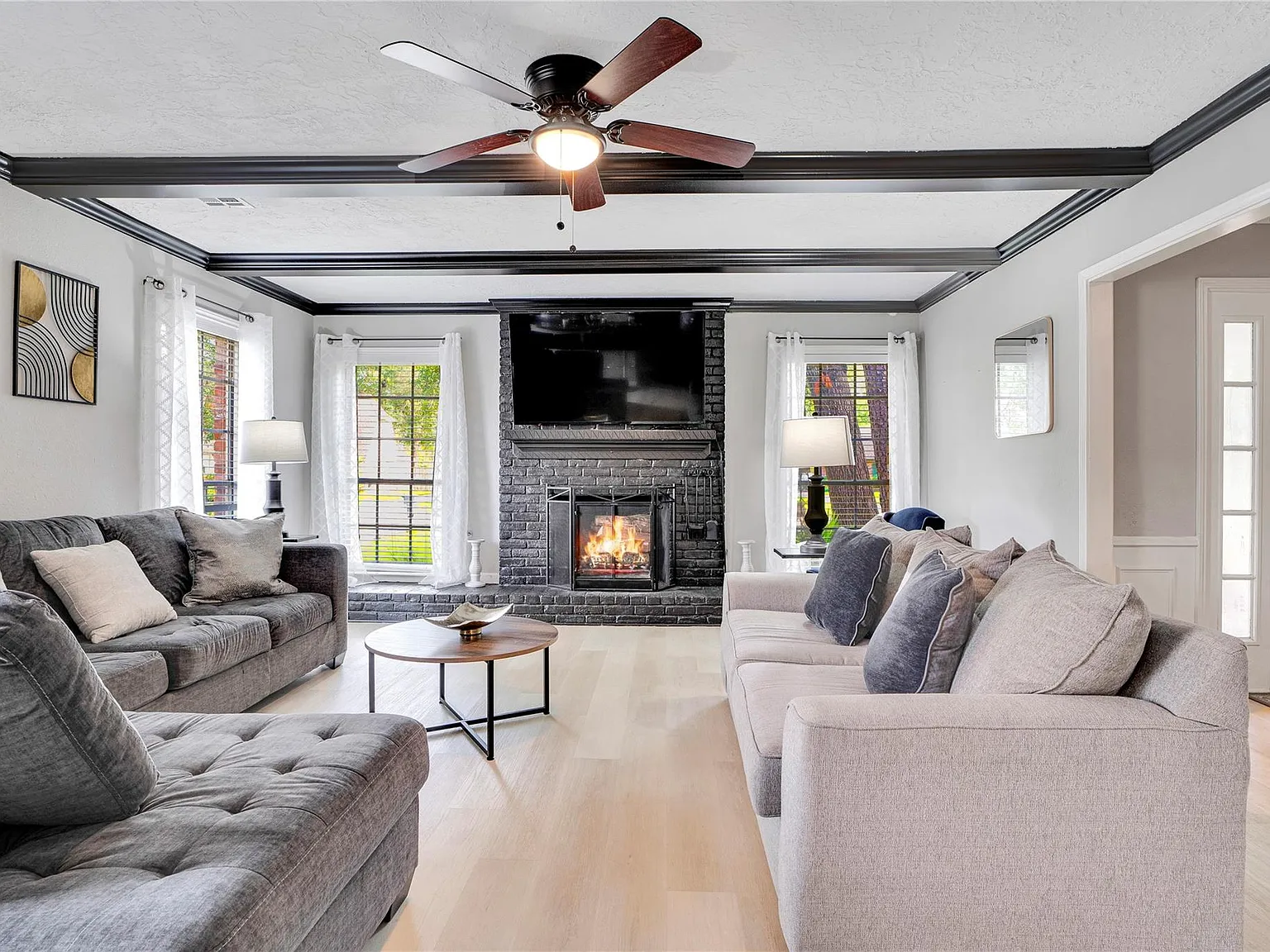 7 bed, 2.5 bath, 3454 sqft, $6,000 — Photo 3