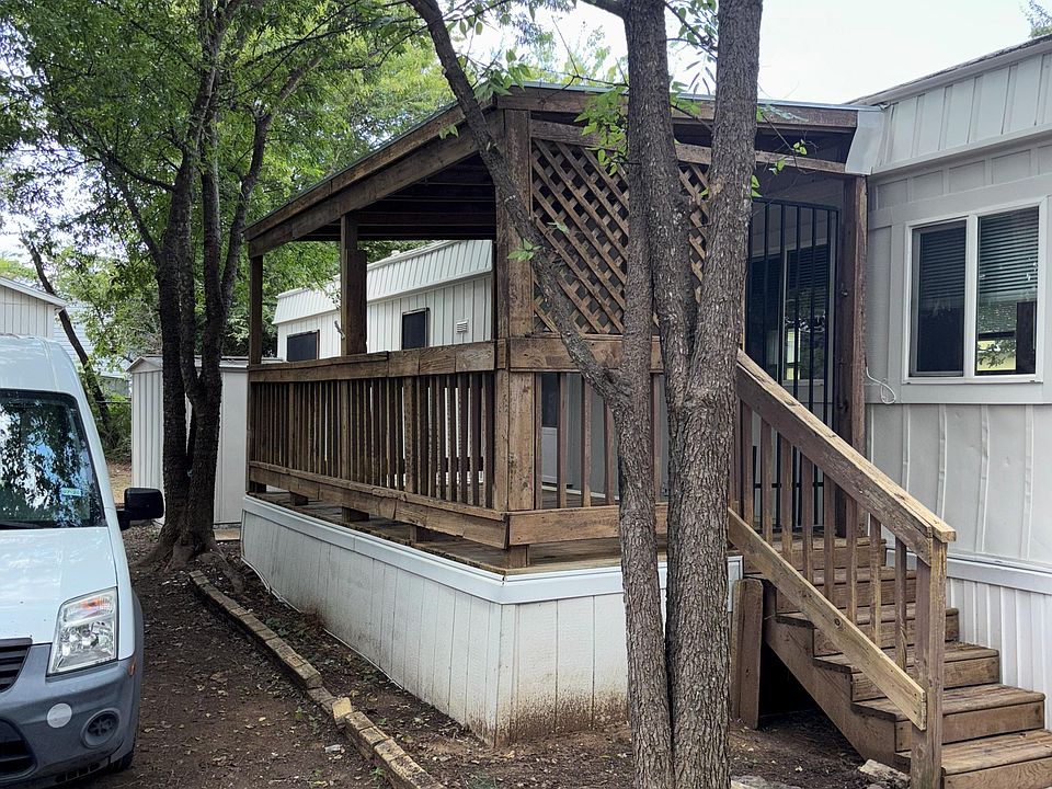 1st image of 217 Lake Vista Cir