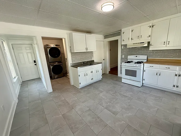 3 Parker Ave #2 — Photo 3