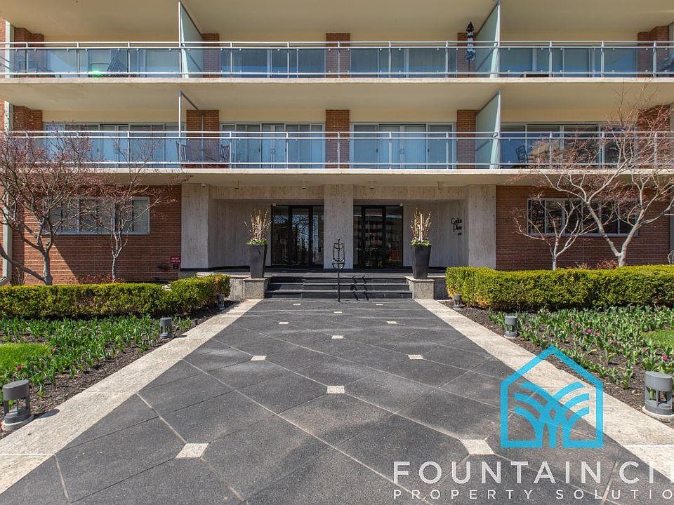 1st image of 4740 Roanoke Pkwy APT 501