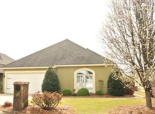 210 Stonegate Dr, Albany, GA 31721