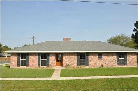 1st image of 301 Gordon Crockett Dr