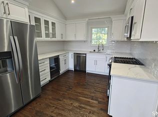 38 Poe Ct #38, Fairfield, CT 06825