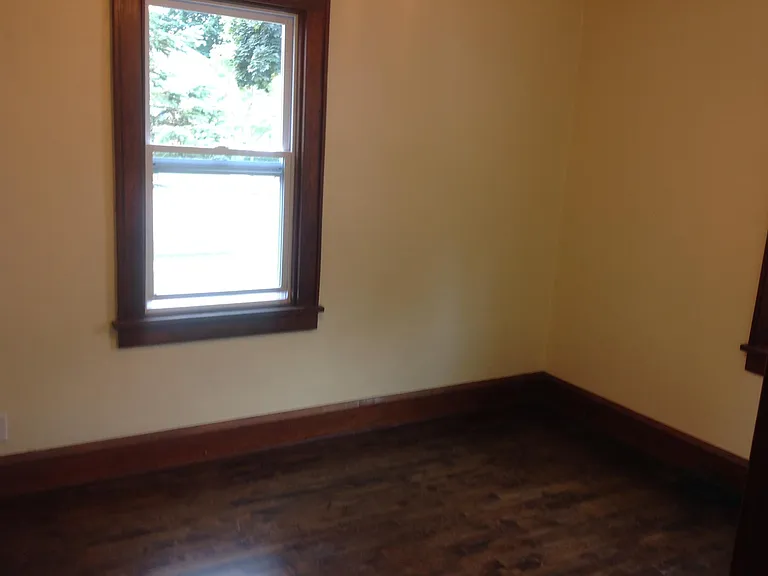1118 W Summer St — Photo 11