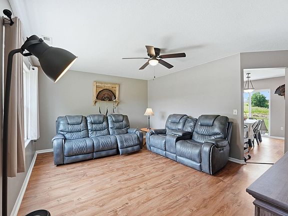 5th image of 210 Sammy Dr