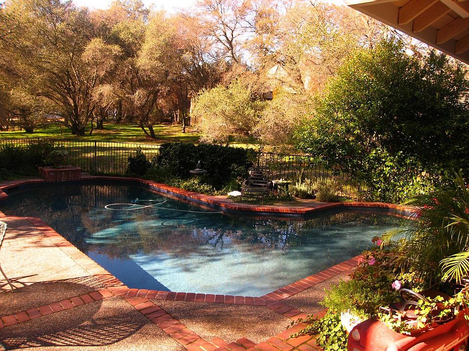 Beautiful backyard with heated pool 