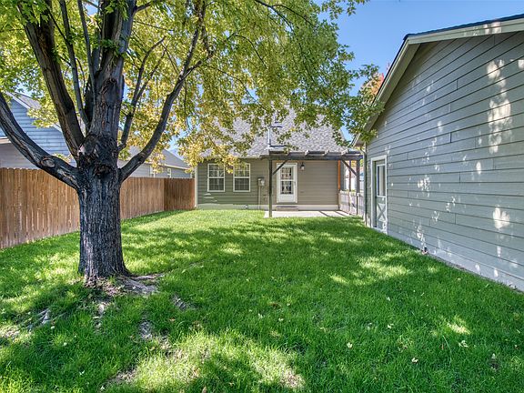 5th image of 105 Bayberry Ln