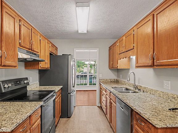 4th image of 122 Buckingham Ct