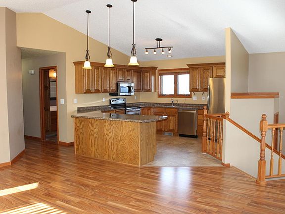 3rd image of 2304 Cherry Ln NE