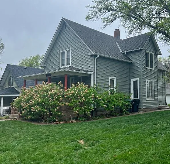 3302 Vinton St — Photo 2