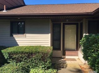 38 Ashley Cir, Commack, NY 11725