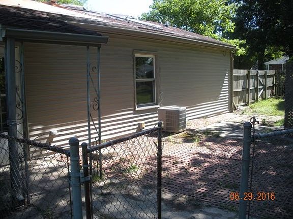 4th image of 8599 Outer Lincoln Ave
