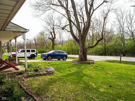 3rd image of 8203 Railroad Rd