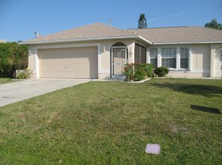 1725 SE 8th Ter, Cape Coral, FL 33990