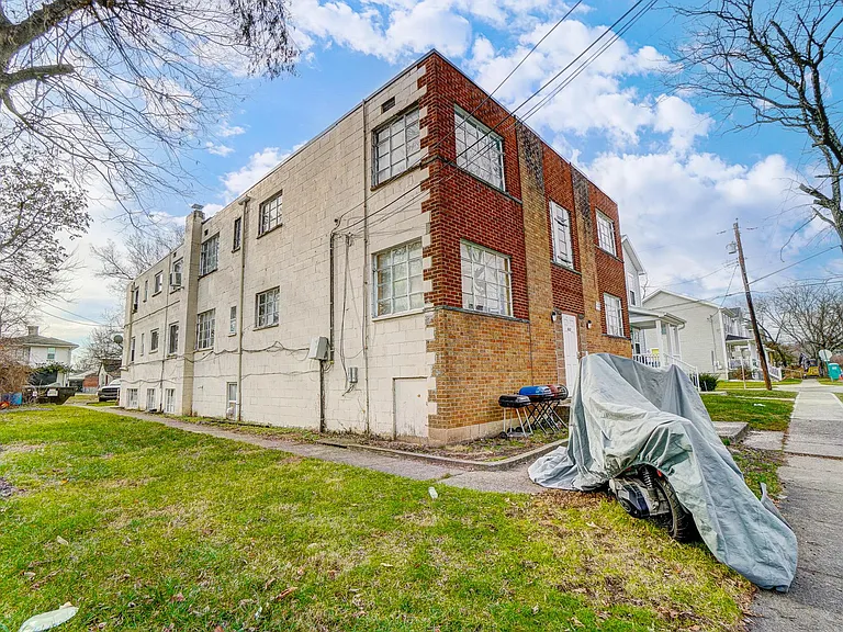 631 Mulberry St #2 — Photo 3