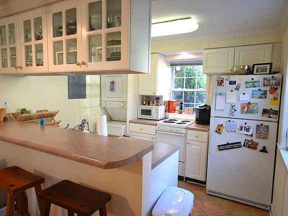 Kitchen with Bar
