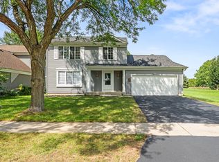 1313 Lone Oak Trl, Aurora, IL 60506