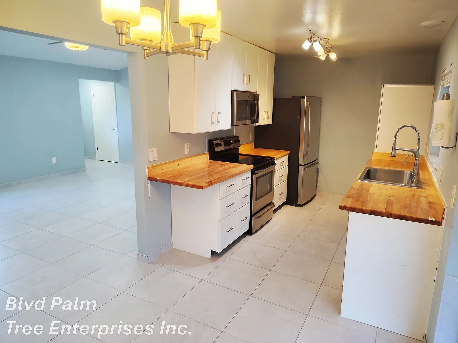 3 bed, 1184 sqft, $2,475 — Photo 2