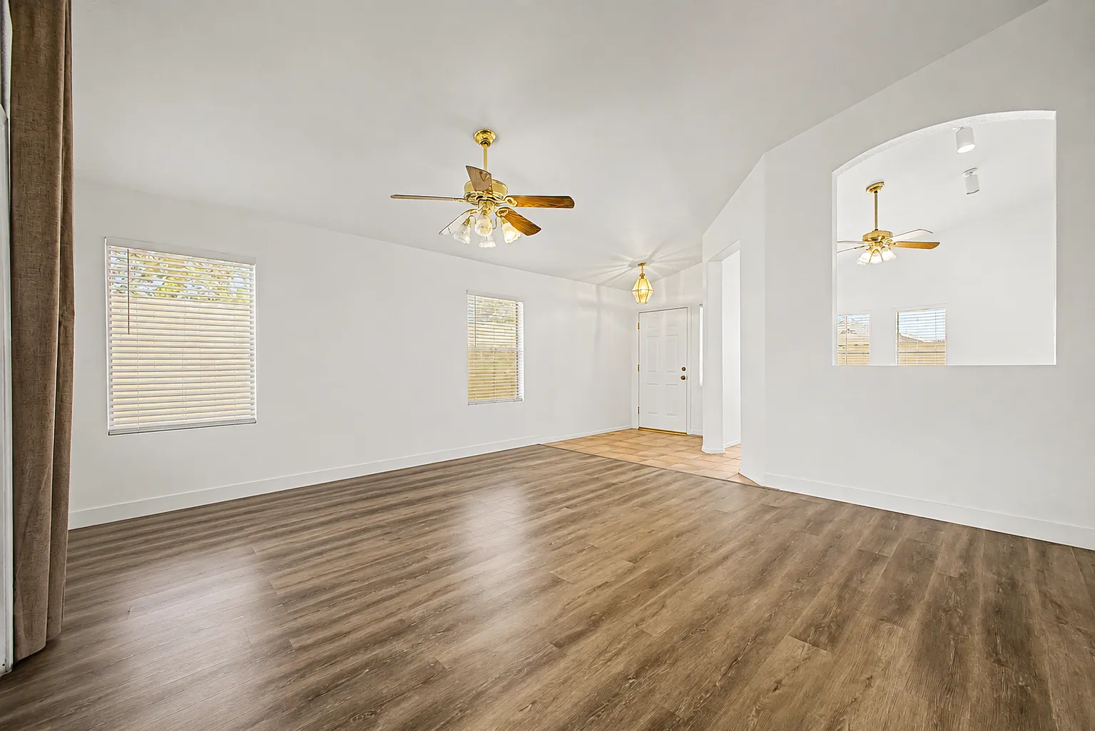 2 bed, 1358 sqft, $2,100 — Photo 4