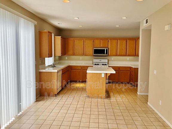 3rd image of 44670 Woodvail Ct