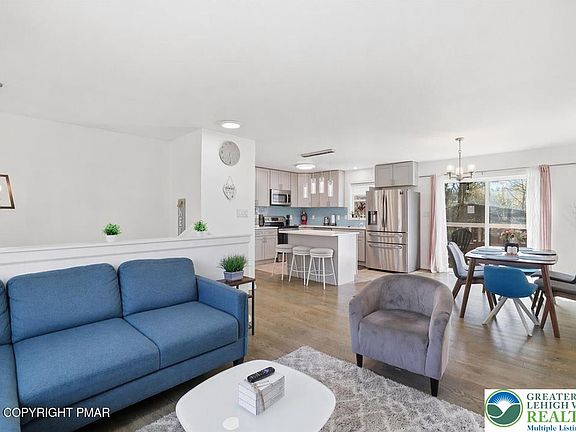 3rd image of 9407 Juniper Dr