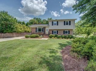 2060 Leslie Dr, Gastonia, NC 28054