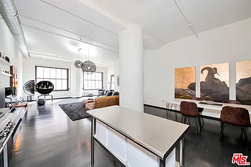1645 N Vine St #603 Photo 1