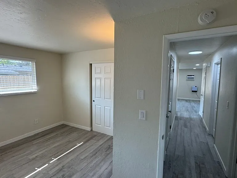 3007-3009 Juanipero Way — Photo 10