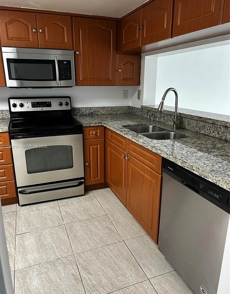 Fairway Greens Condo Home — Photo 2